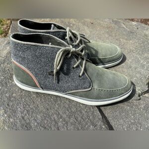 Lacoste Men’s Green Suede and Heather Gray Wool Uppers. Size 13.